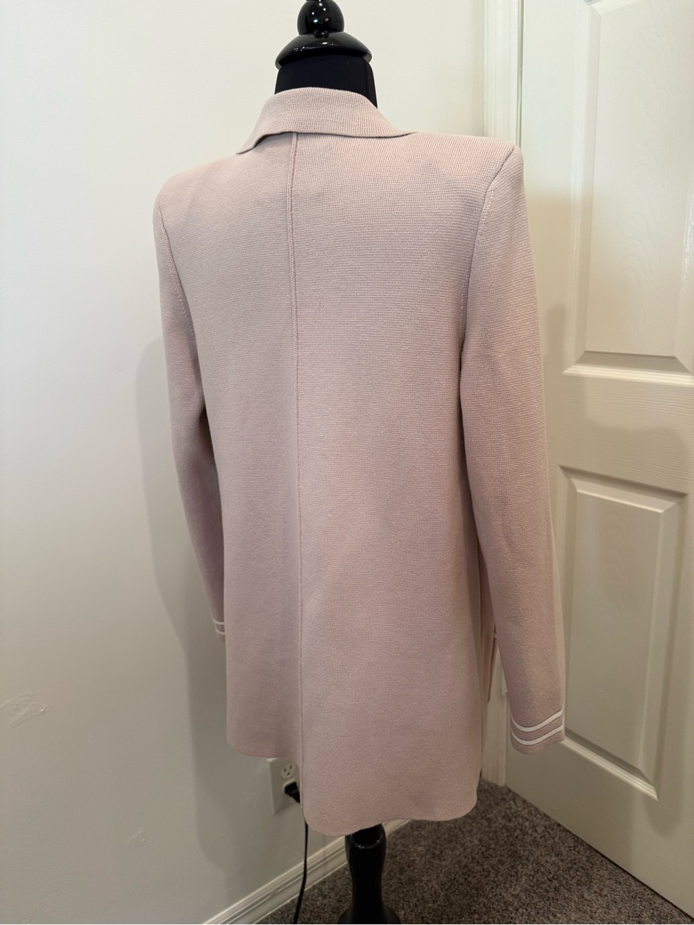 L’AGENCE Eileen Knit Double-Breasted Boyfriend Knit Blazer Blush Pink M $525 - Picture 10 of 15
